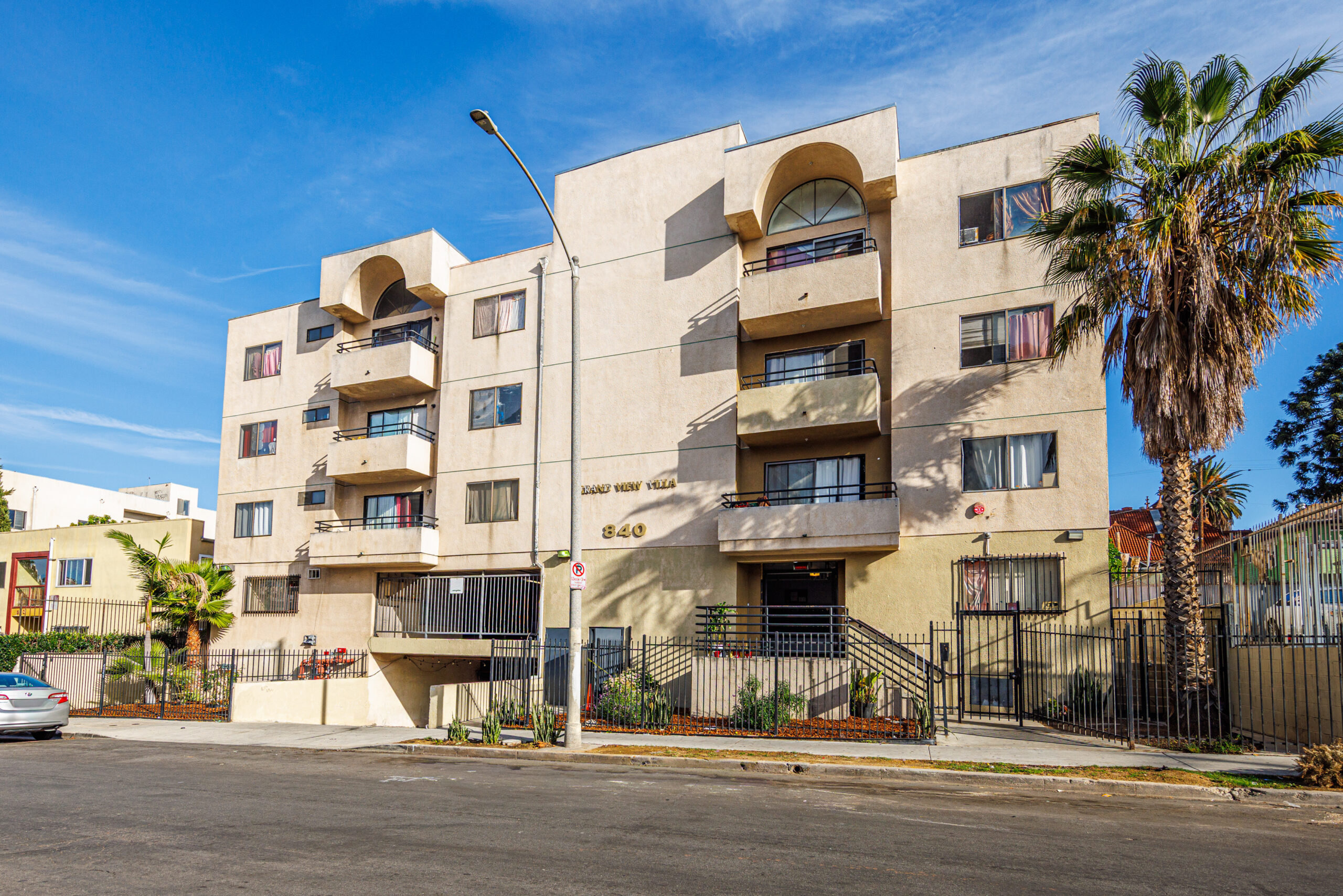 840 S Grand View Street