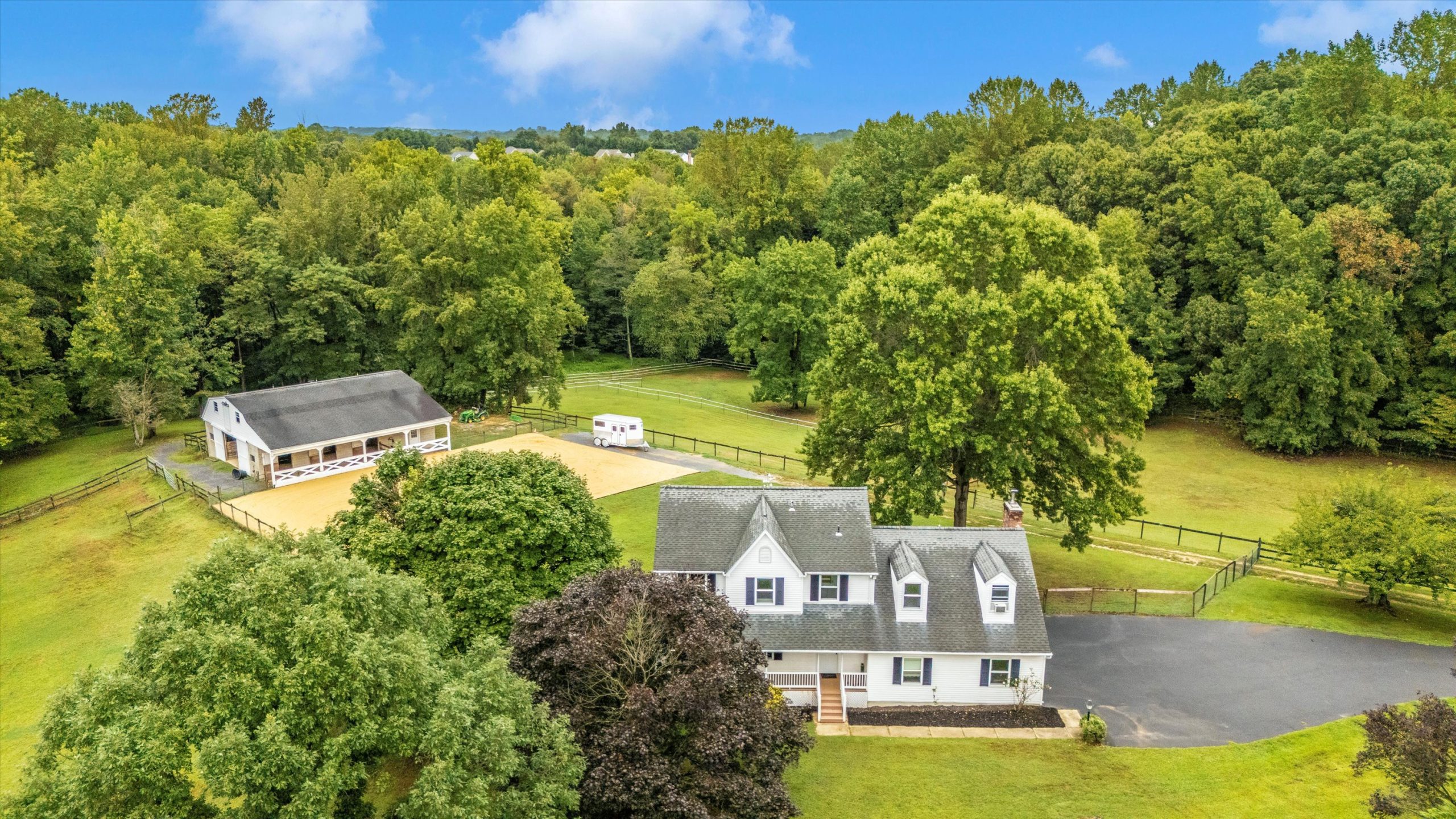 120 Honeysuckle Ln,