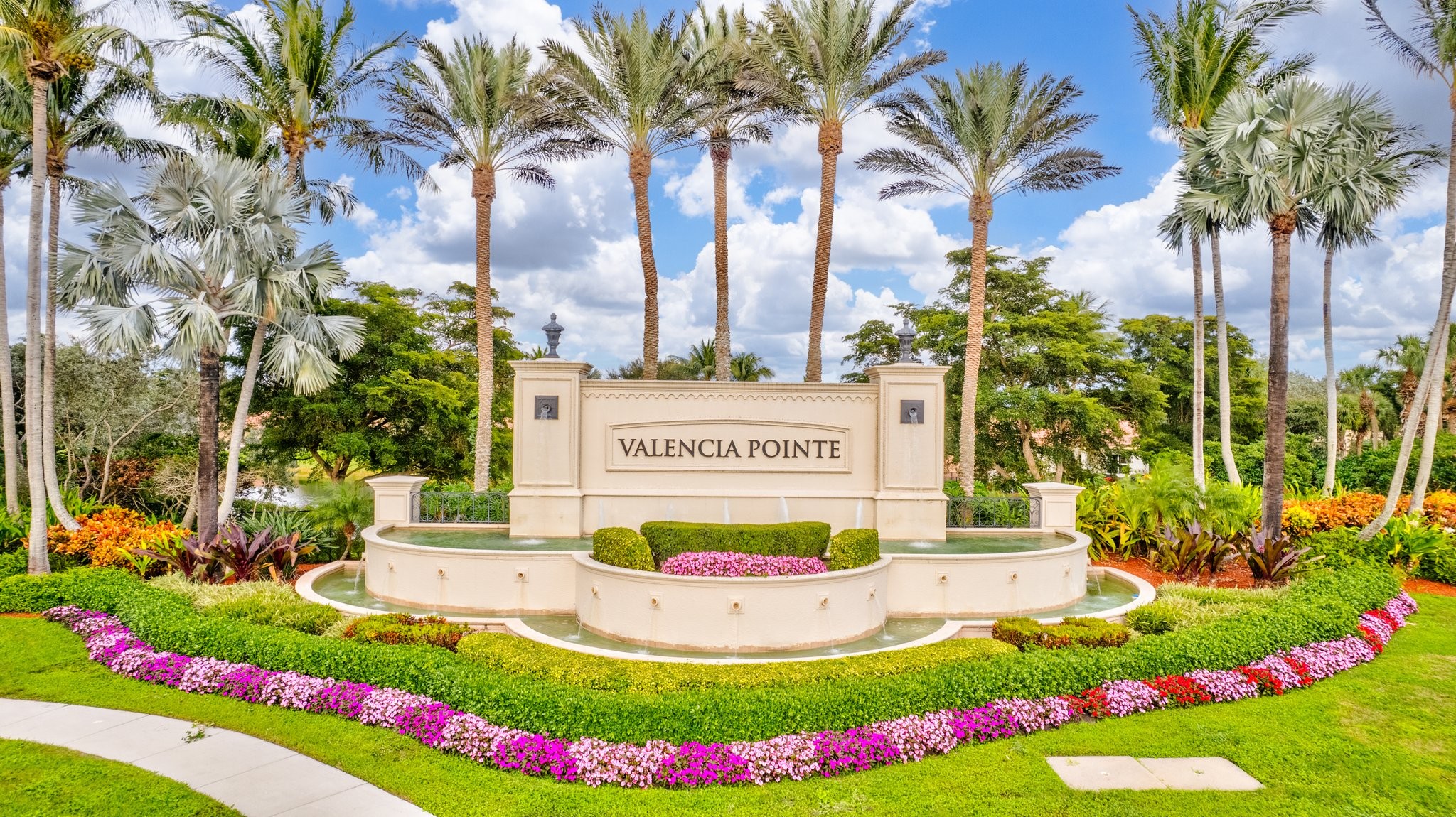 Valencia Pointe