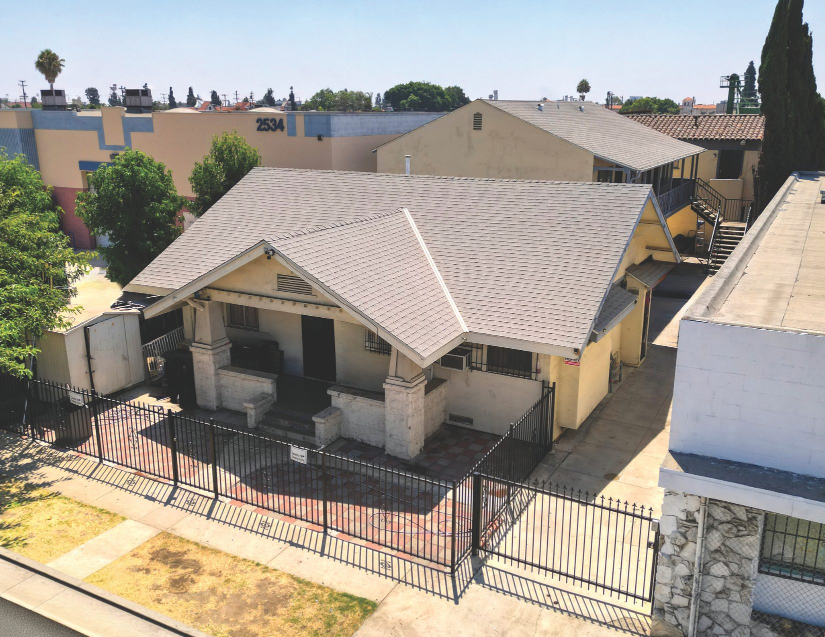 2528 E 54th St Huntington Park CA