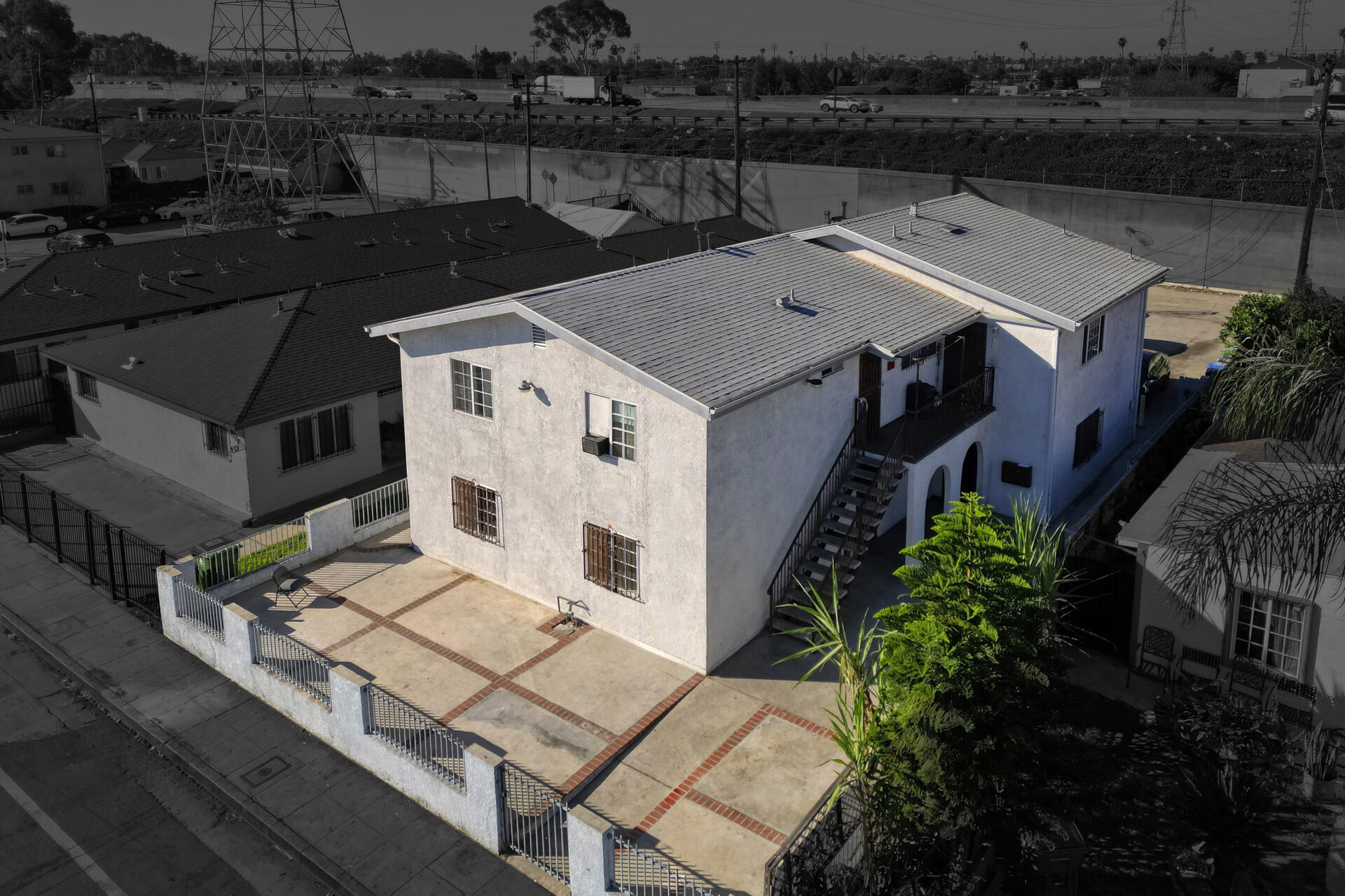 9715 S. Broadway Los Angeles CA