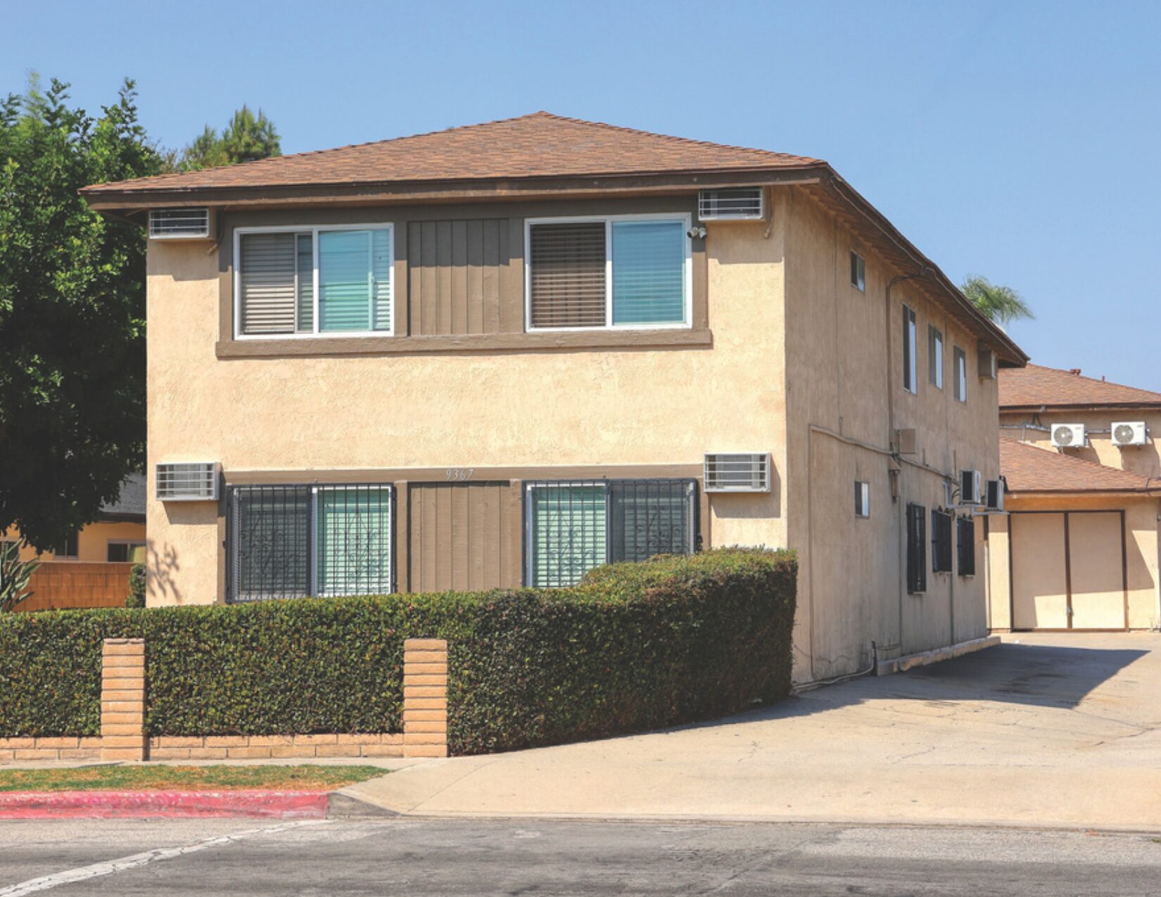 9367 Washburn Rd Downey CA