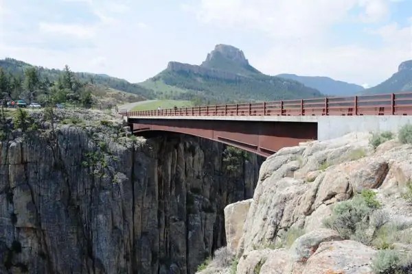 Take A Scenic Drive From Cody To Yellowstone 4