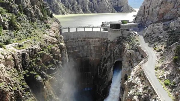 Take A Scenic Drive From Cody To Yellowstone 6