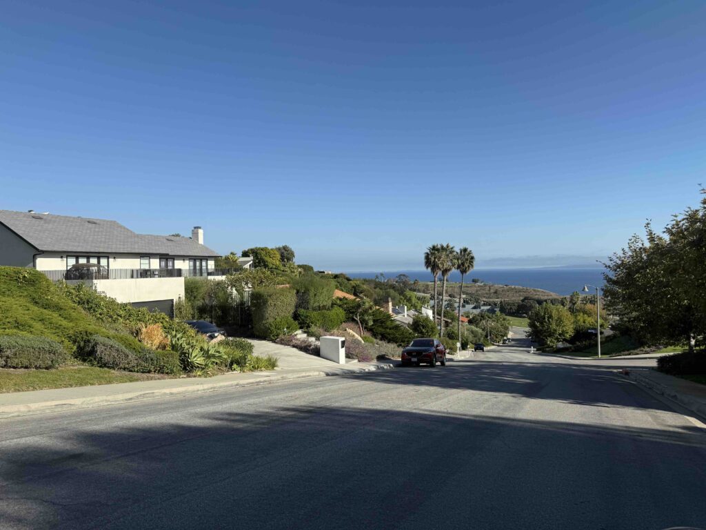Hillside homes with coastal views in the Malibu Country Estates neighborhood.