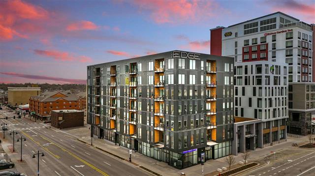 Downtown Iowa City offers apartments