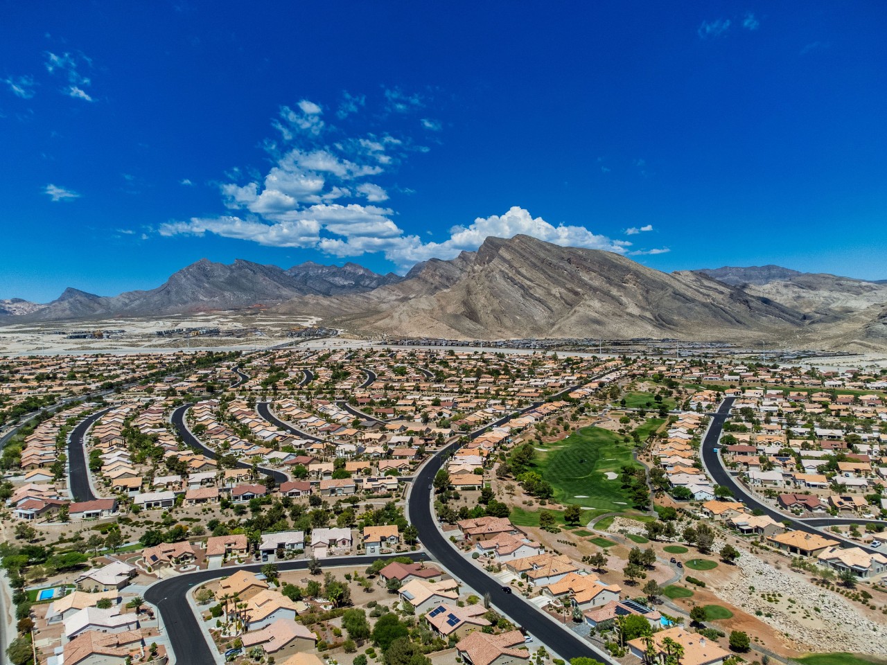 Why Luxury Buyers Are Choosing Summerlin, NV
