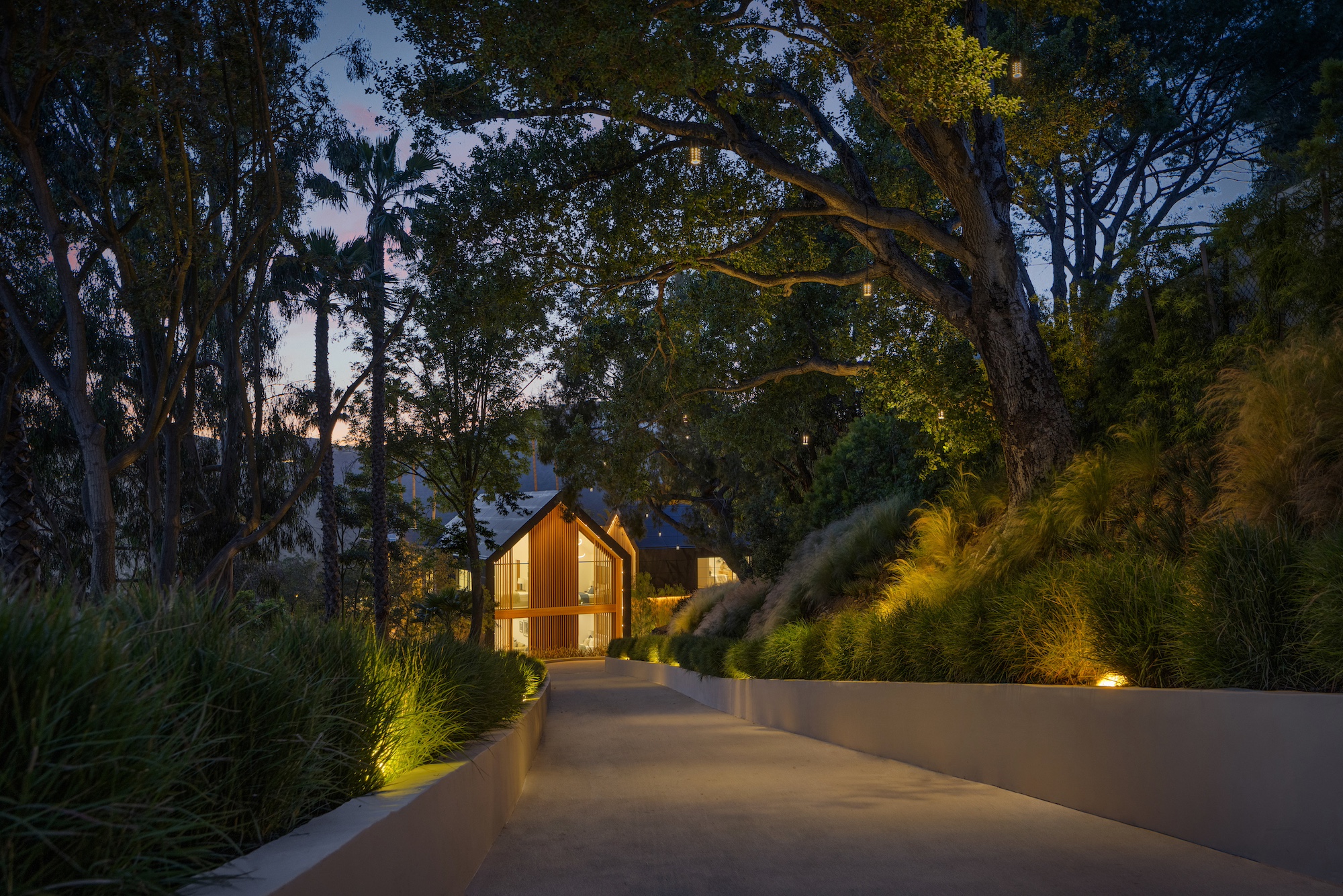 879 Linda Flora Dr, Los Angeles CA 90049 - The Altman Brothers