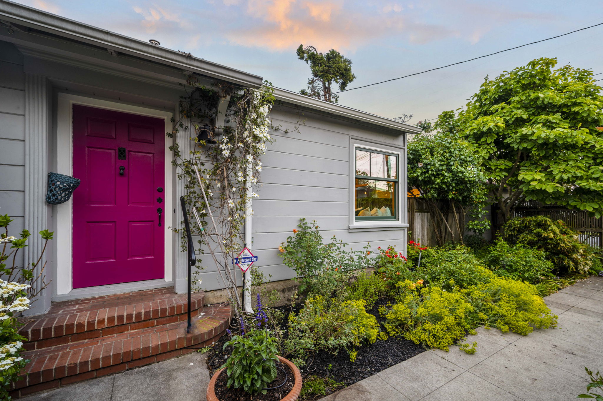 Listing Featured Photo