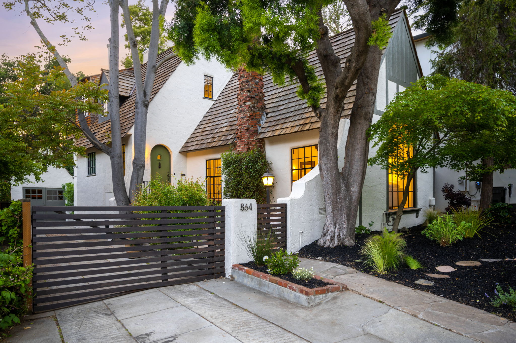 Listing Featured Photo