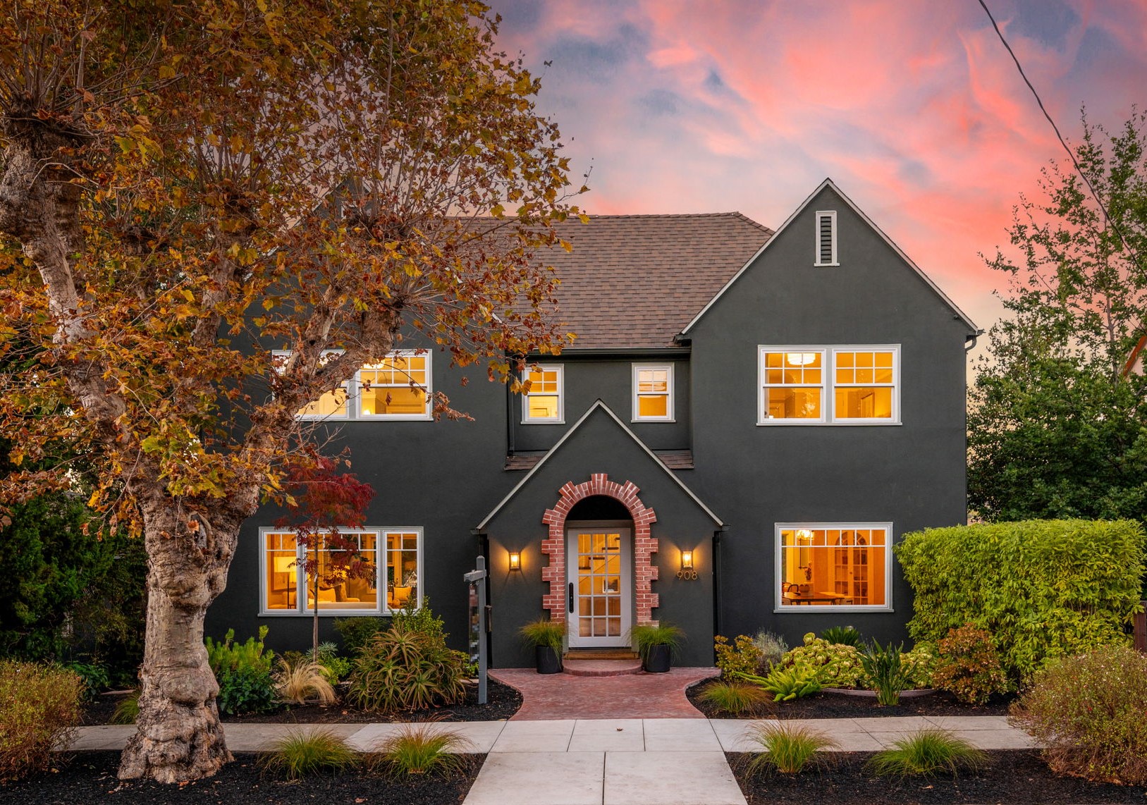 Listing Featured Photo