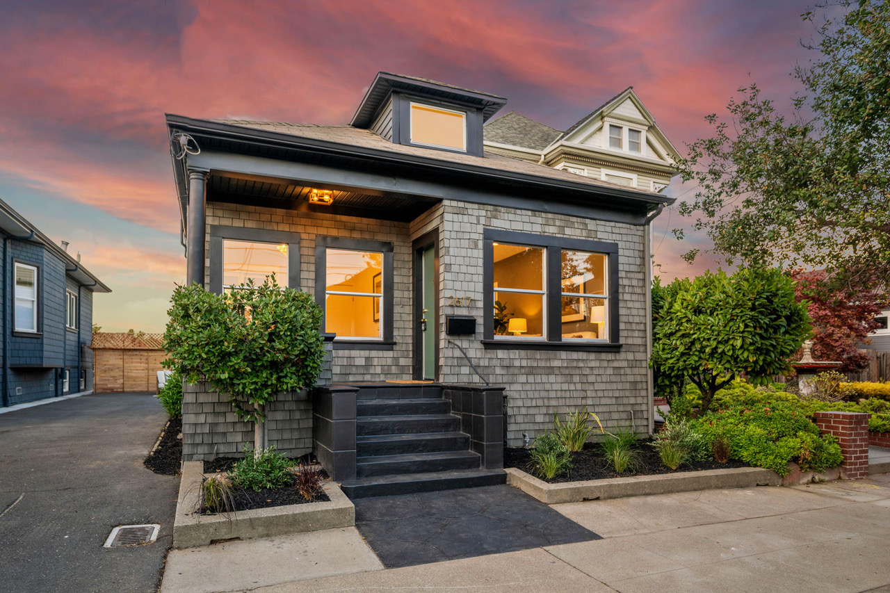 Bungalow in Alameda's East End