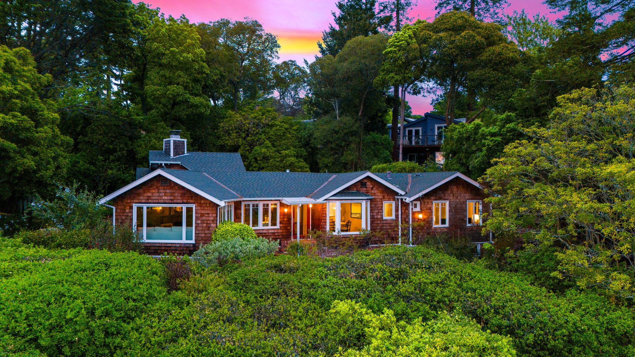 Listing Featured Photo