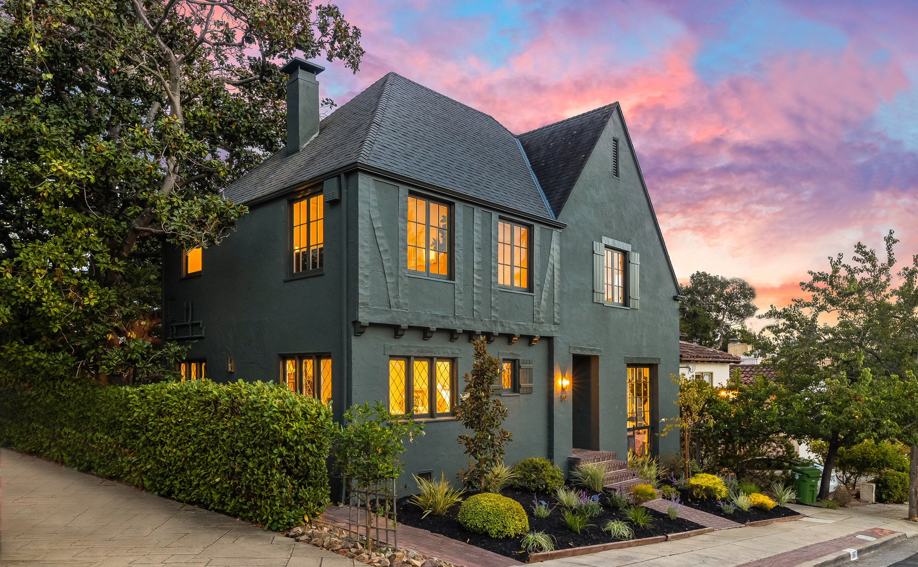 Listing Featured Photo