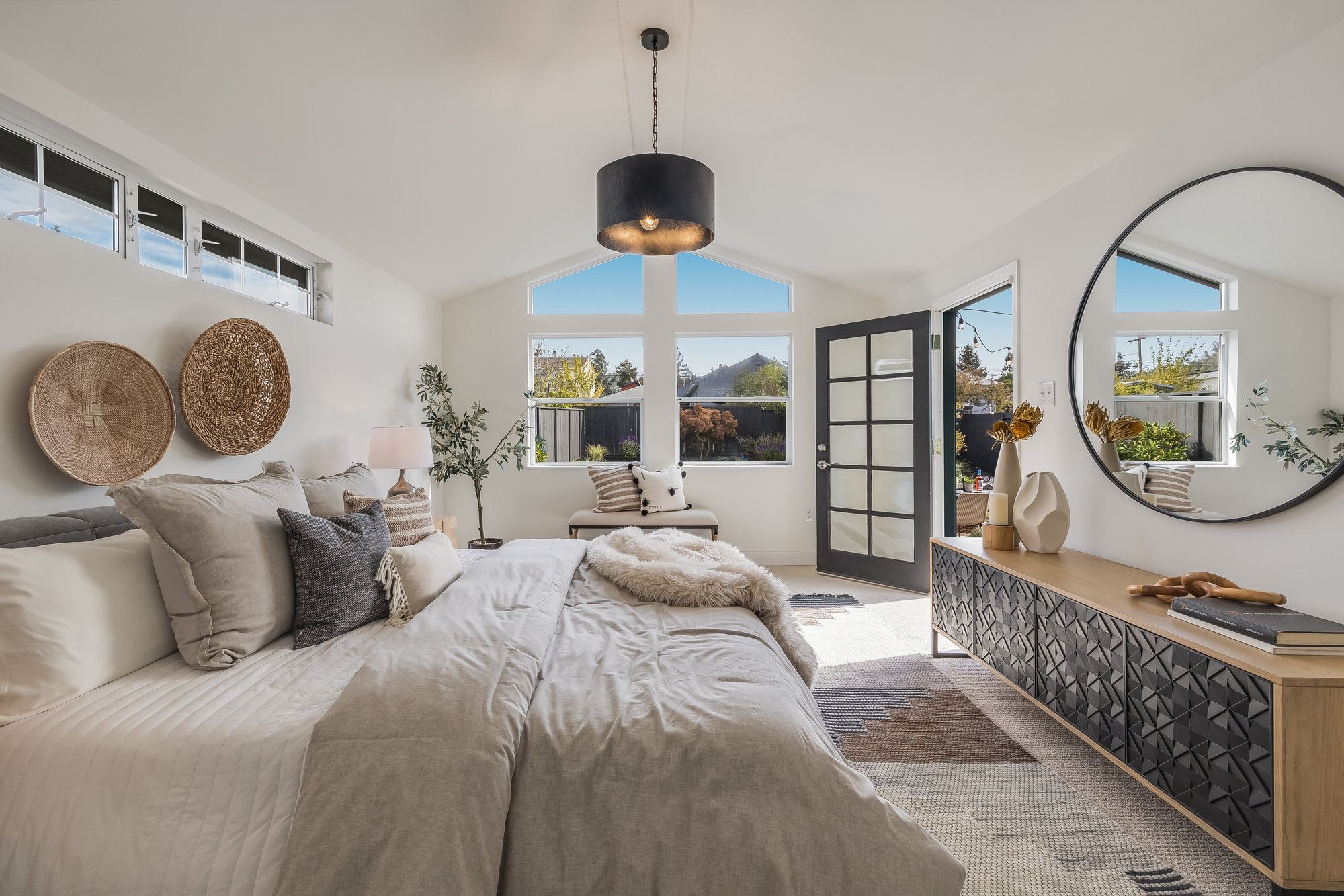 Charming Bungalow with Modern Comforts