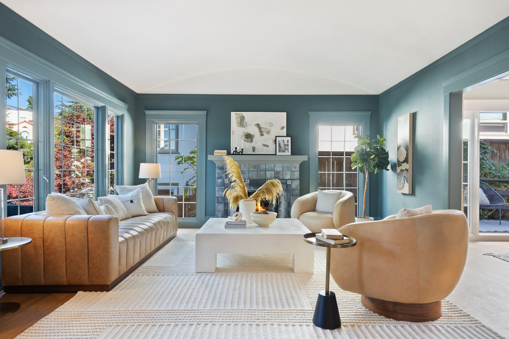 Light-Filled Traditional in Crocker Highlands