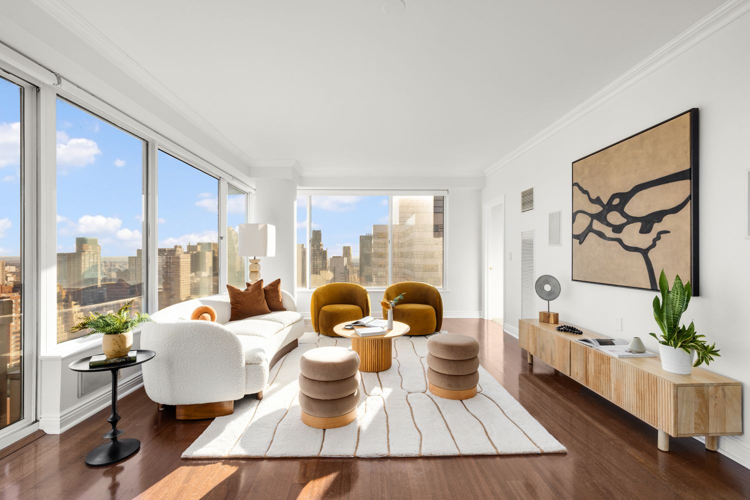 Luxury Real Estate NYC: Co-op vs Condo Strategy for High-End Buyers in 2026