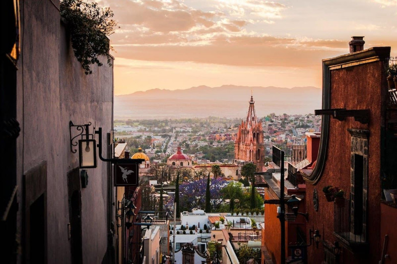 10 Reasons Why People Love San...