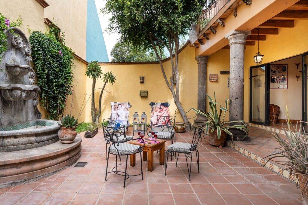 Casa DeeDee