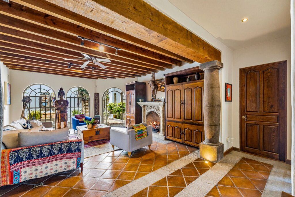 Casa Colonial Eclectica