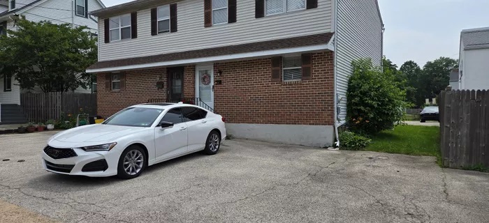 1106 E Pleasant Avenue