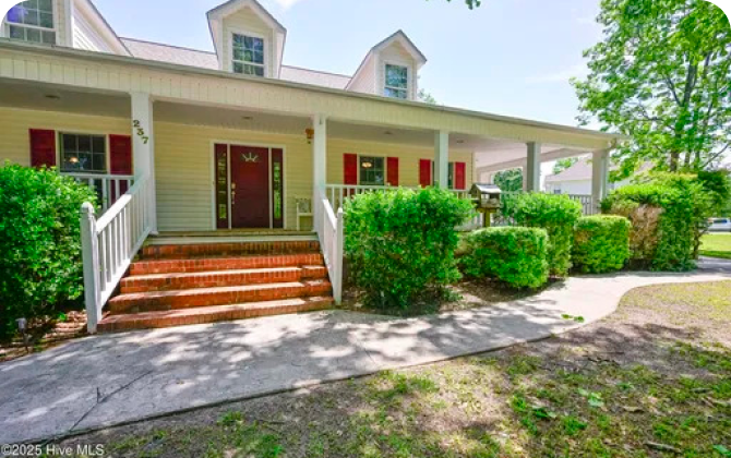 237 Riverbend Rd