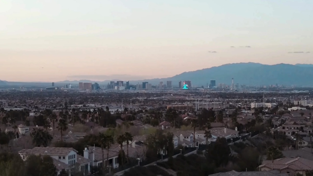 Jeanette Martinez Realtor & Broker of Luxury Living Las Vegas