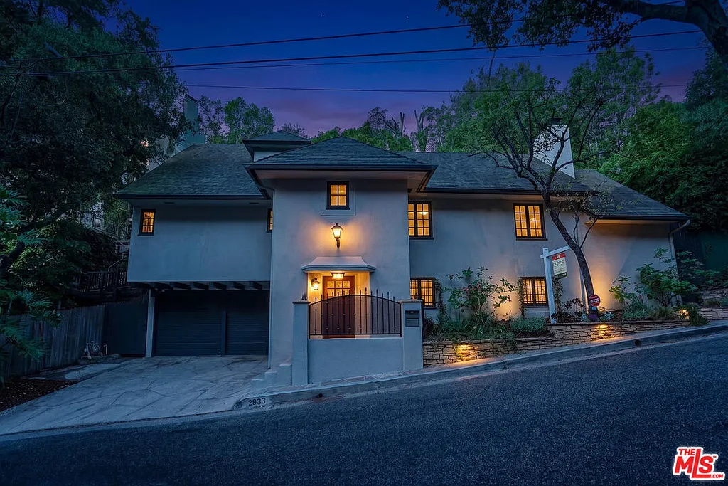 2933 Ledgewood Dr  , Los Angeles, CA 90068