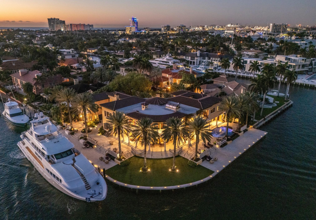 Yacht & Intracoastal Residences